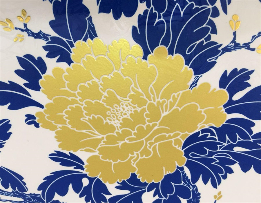 燙金底油與面油的區(qū)別及使用注意事項.jpg 燙金底油與面油的區(qū)別及使用注意事項.jpg